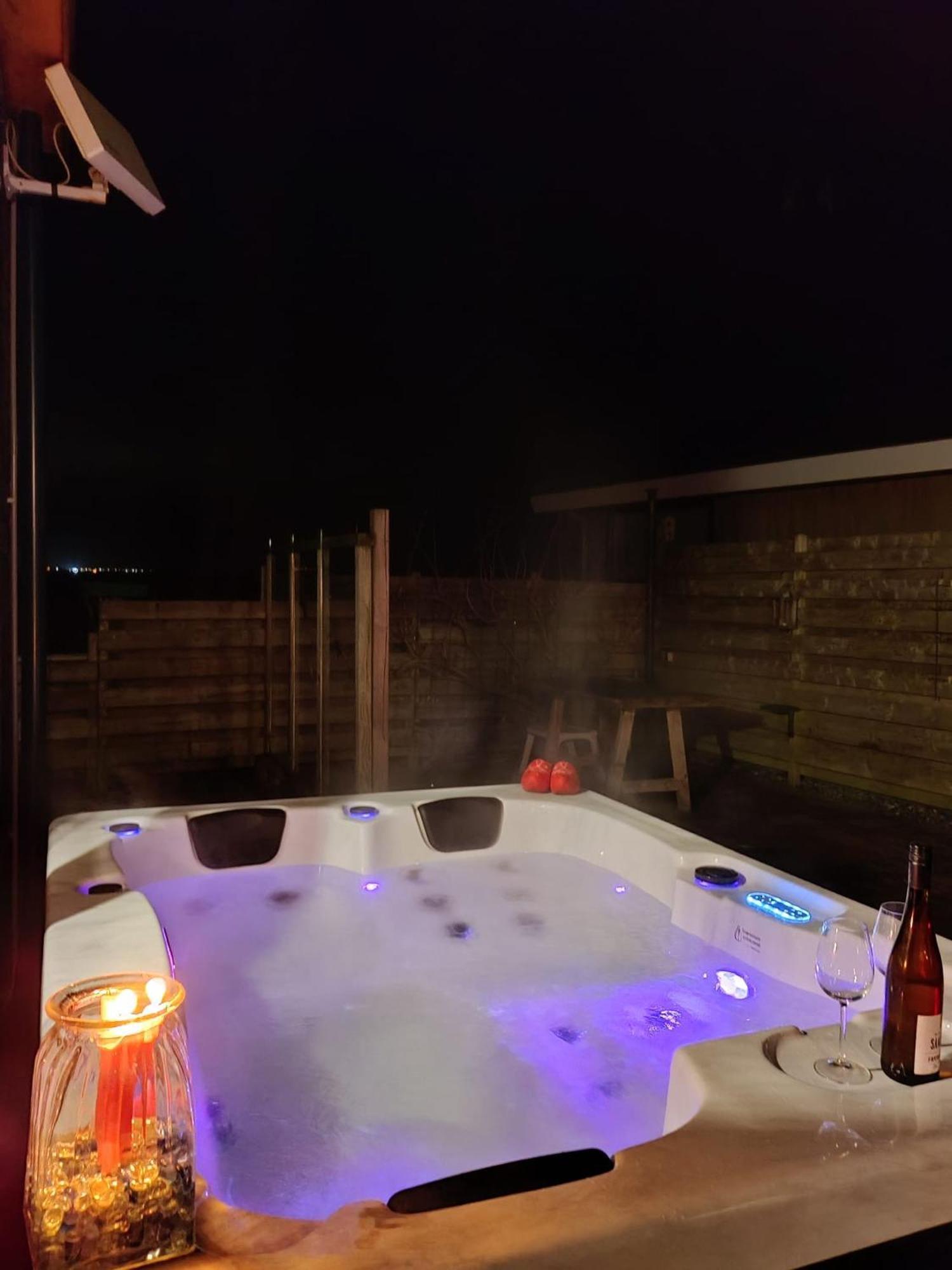 Lakeview 6 Pers Holiday Home Aurora With Fenced Garden, Whirlpool And Sauna Anjum 外观 照片